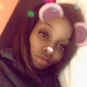 Meet your Posher, Aja